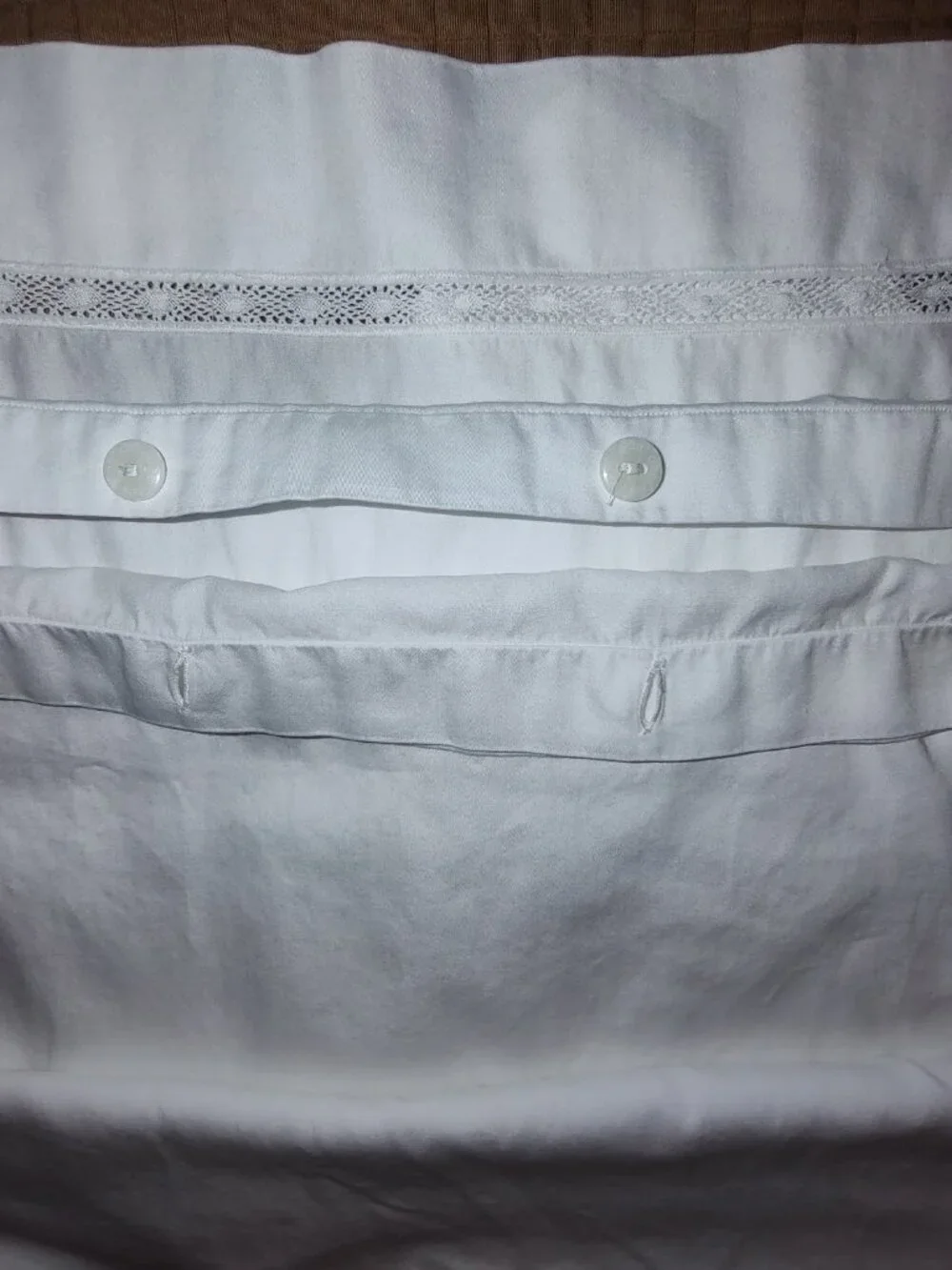 DEA PAIR QUEEN SHAMS SUSY LACE AND LOVE KNOTS IVORY EGYPTIAN COTTON SATEEN ITALY